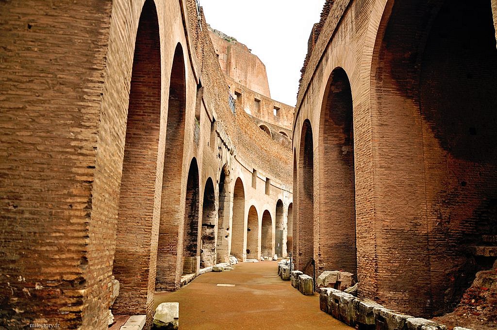 intérieur du Colisée de Rome