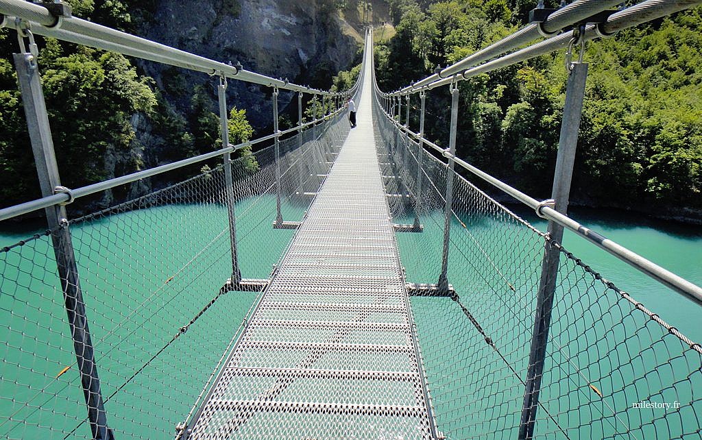 passerelle lac monteynard