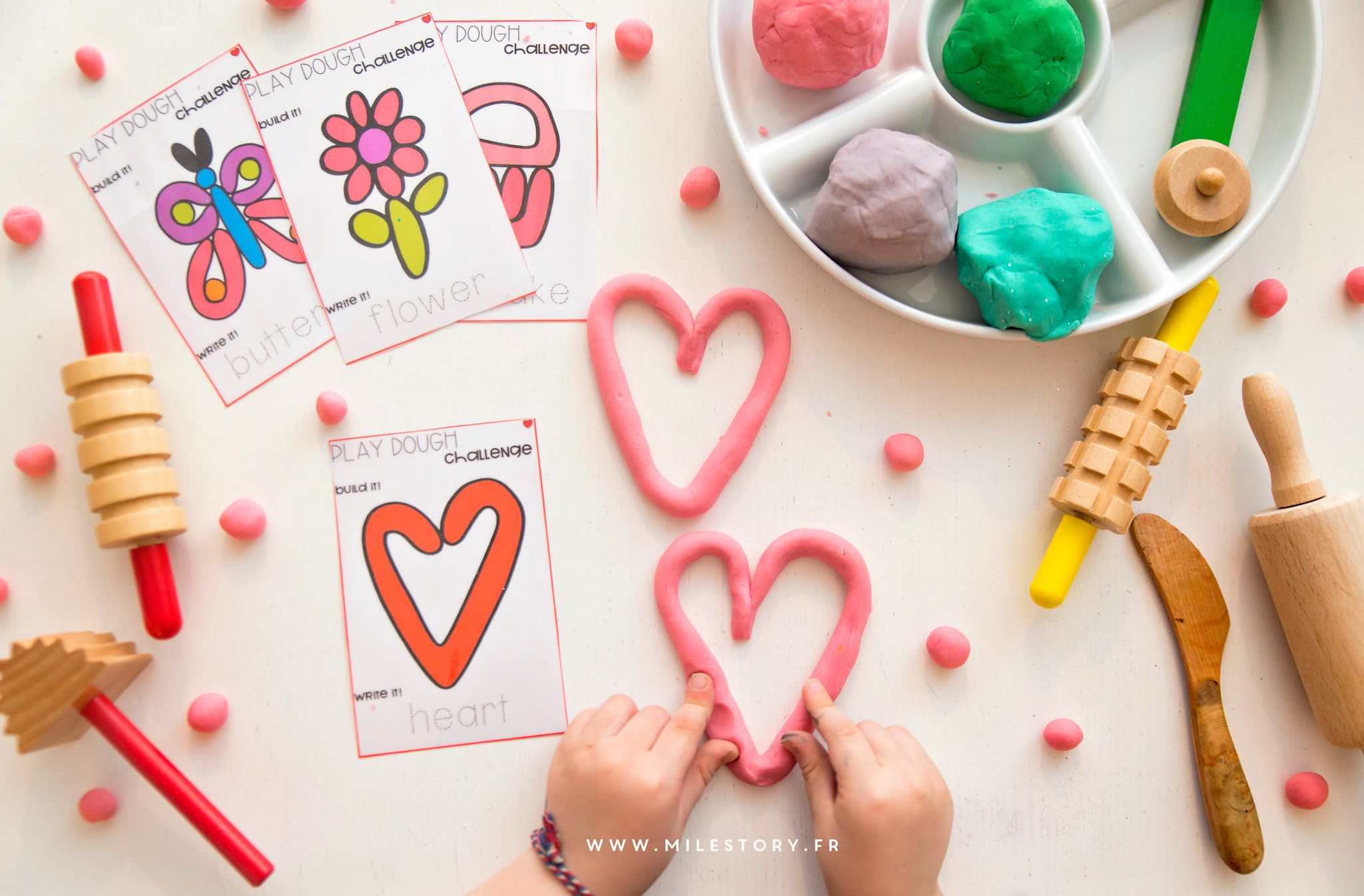 Diy Recette Pate A Modeler Naturelle Facile Et Rapide Sans Cuisson Pour Bebes Et Enfants Milestory Fr Diy Recette Pate A Modeler Naturelle Facile Et Rapide Sans Cuisson Pour Bebes Et Enfants Milestory Fr